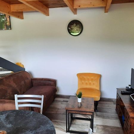 Chalet A L'Oree Du Bois Avec Parking Tournavaux Eksteriør billede